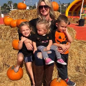 Meet your Posher, Debbie